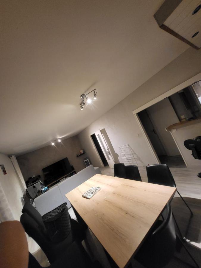 Chambre Neuve Dans Un Logement Partage A 10 Minute Du Circuit 24H Allonnes  Eksteriør bilde