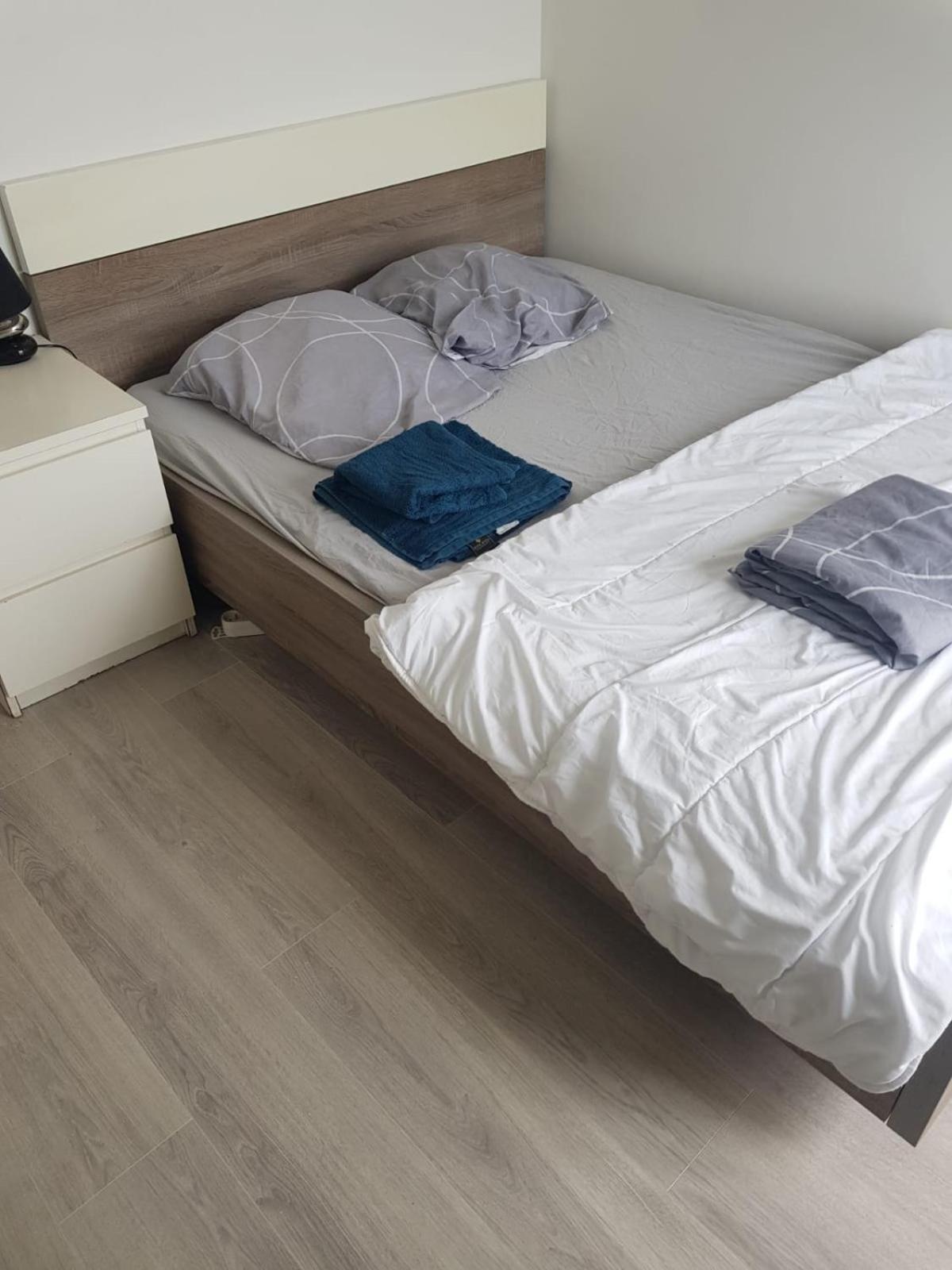 Chambre Neuve Dans Un Logement Partage A 10 Minute Du Circuit 24H Allonnes  Eksteriør bilde